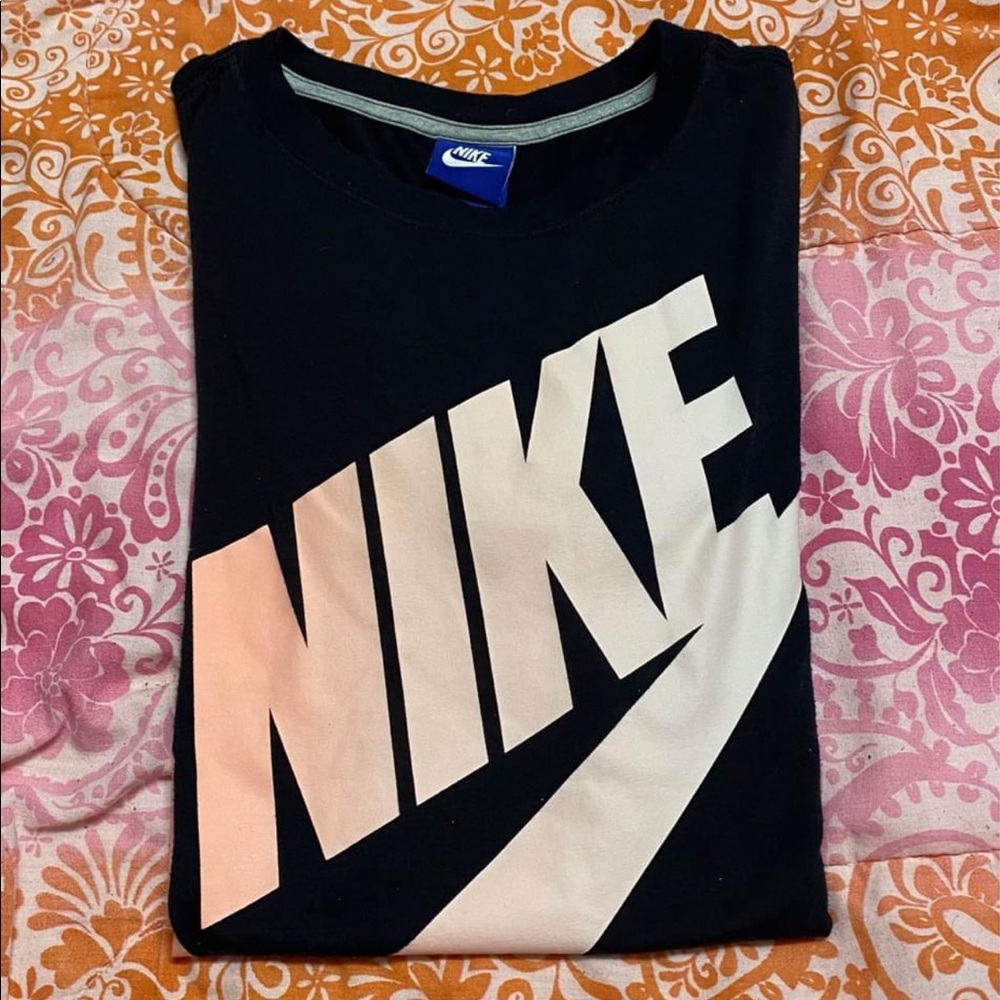 Nike t-shirt